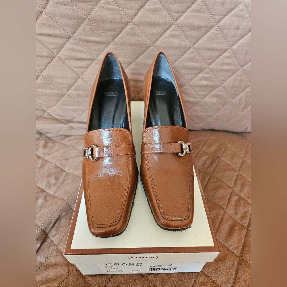 Coach Deborah Baby Calf (Size 5; Color Acorn)